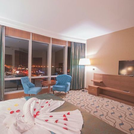 摩尔基酒店 埃迪尔内 外观 照片 A room at the hotel