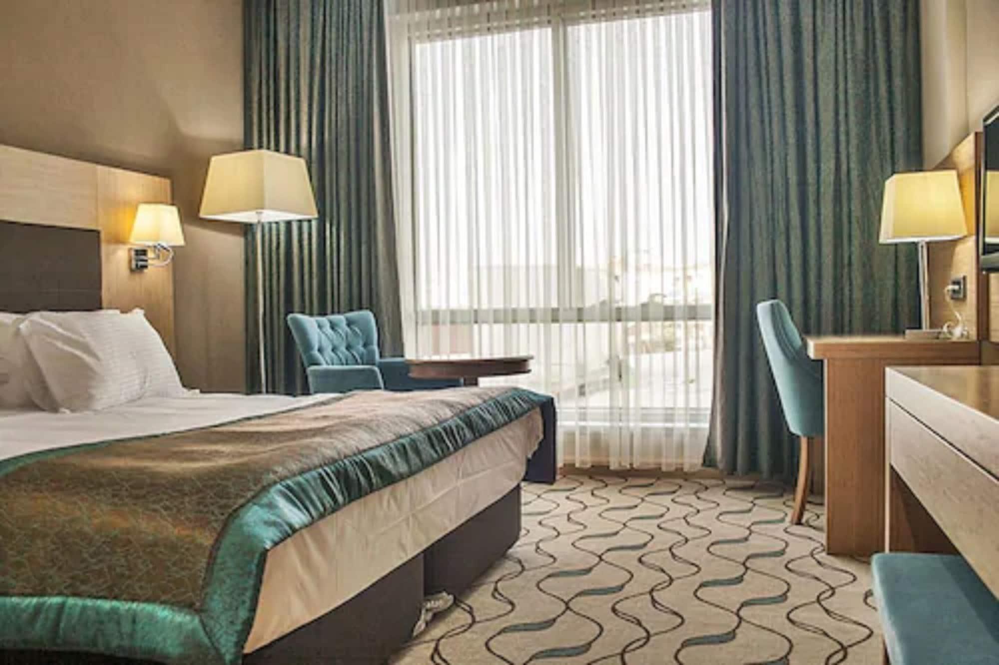 摩尔基酒店 埃迪尔内 外观 照片 A room at the hotel