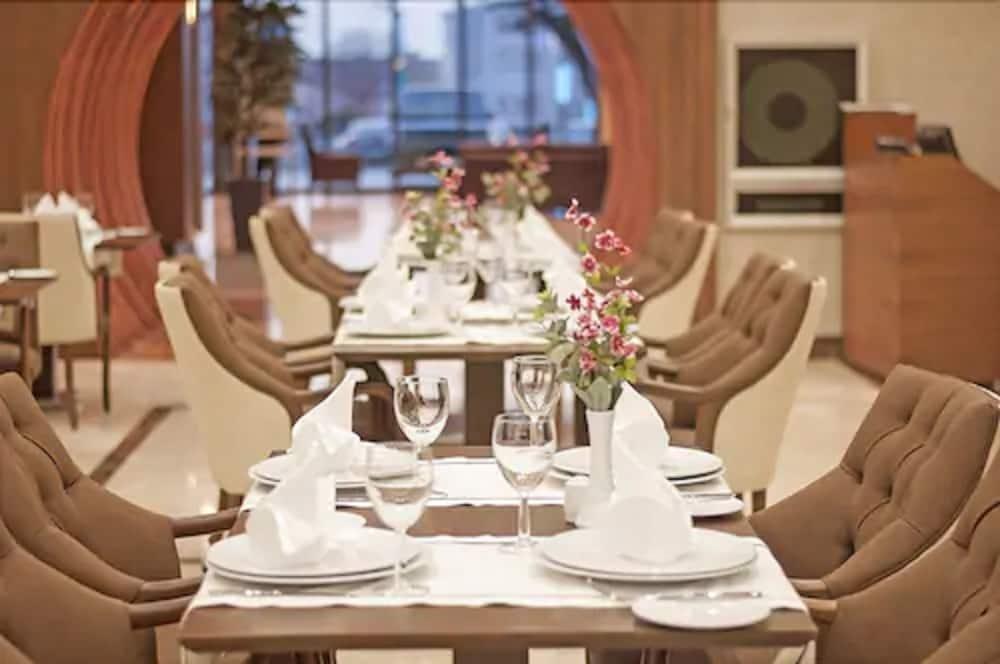 摩尔基酒店 埃迪尔内 外观 照片 Restaurant