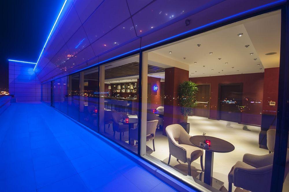 摩尔基酒店 埃迪尔内 外观 照片 The lounge at the airport