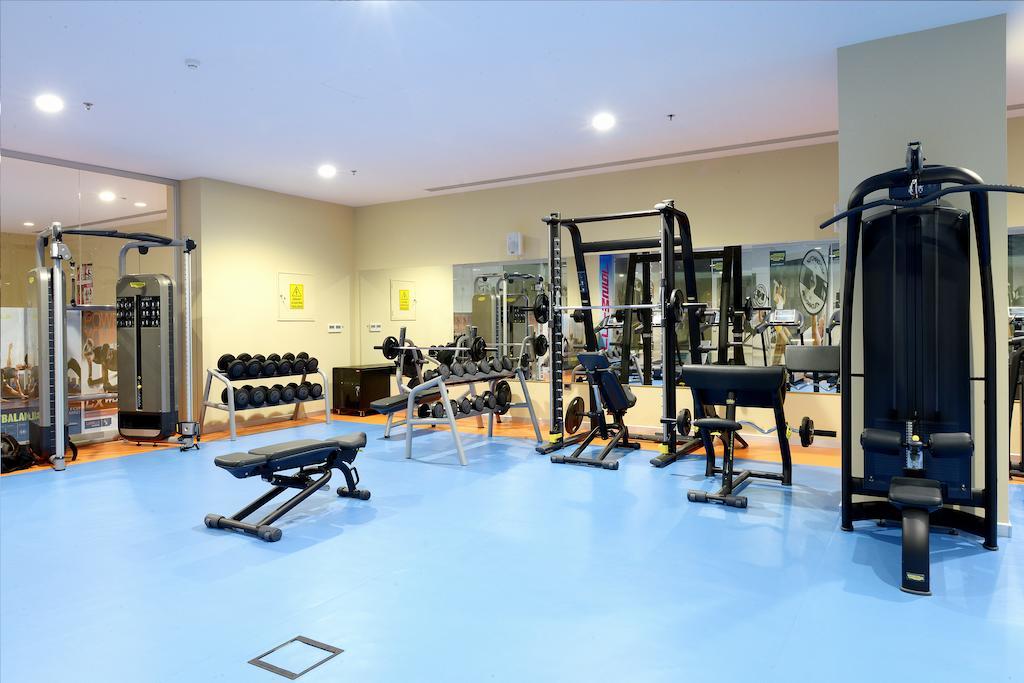 摩尔基酒店 埃迪尔内 外观 照片 A gym at the hotel