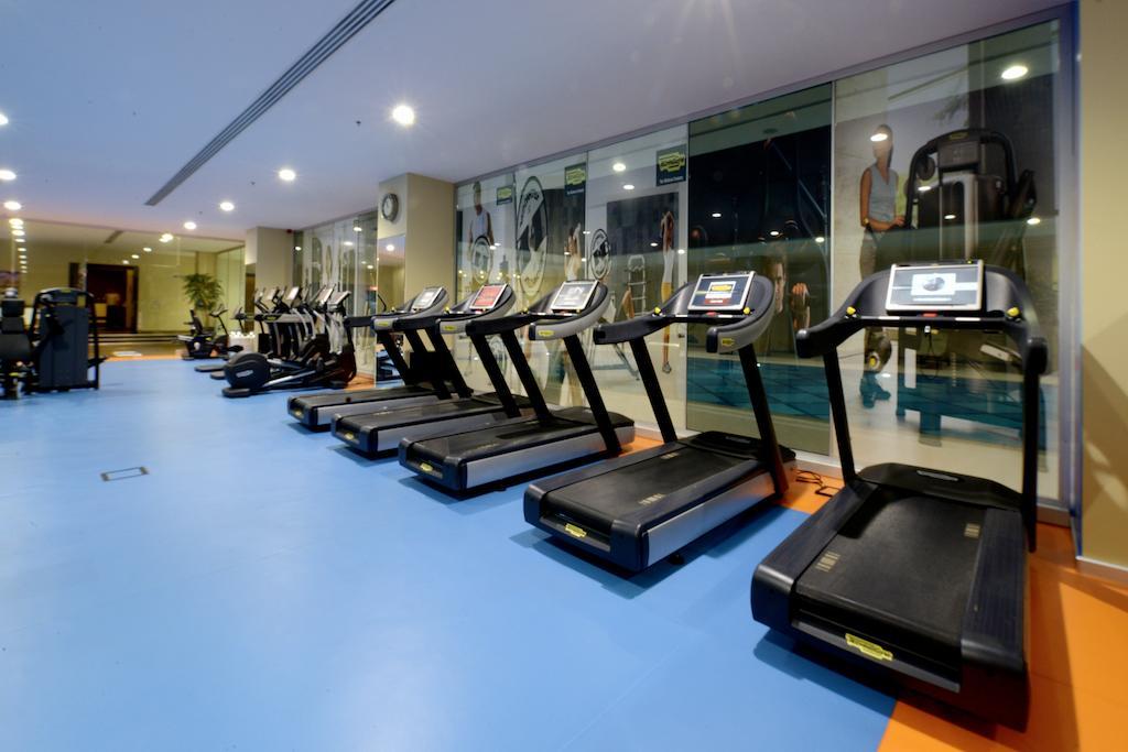 摩尔基酒店 埃迪尔内 外观 照片 A row of treadmills