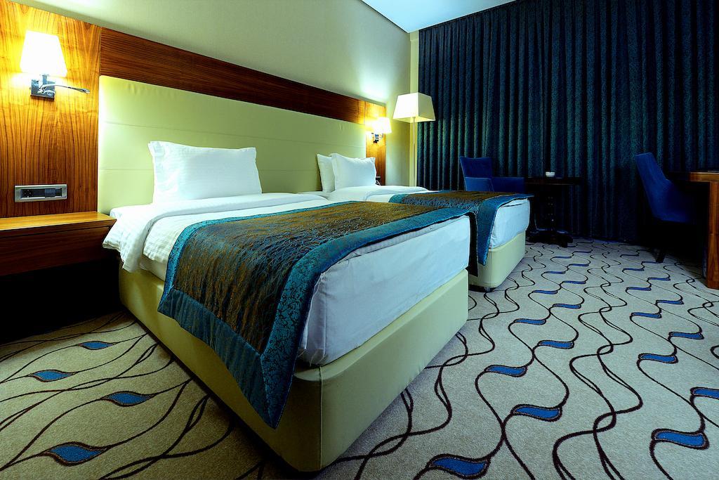摩尔基酒店 埃迪尔内 外观 照片 A room at the hotel