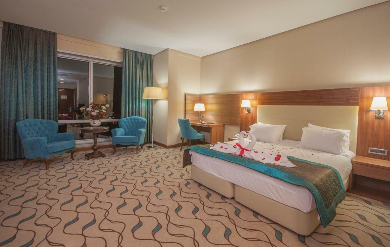 摩尔基酒店 埃迪尔内 外观 照片 A room at the hotel